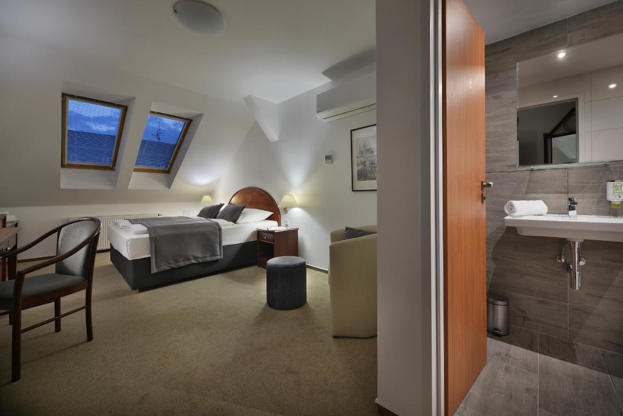 Hotell Season Prag